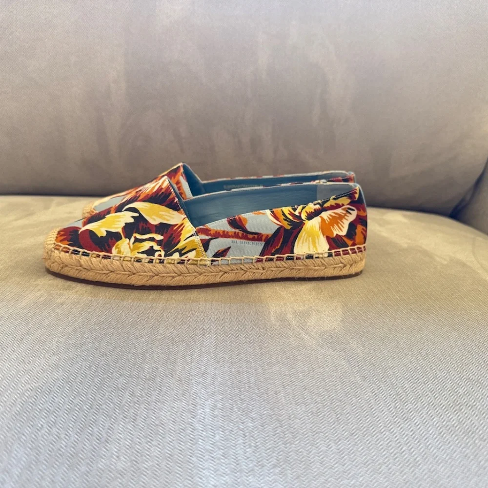 Burberry Multicolor Canvas Floral Hodgeson Espadrille Flats - Picture 4 of 9